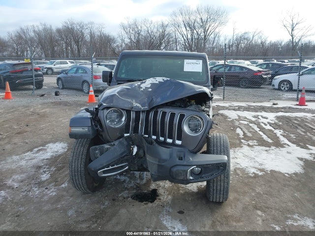 1C4HJXEG8JW115930 Jeep Wrangler Unlimited Sahara 4x4
