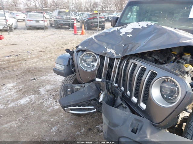 1C4HJXEG8JW115930 Jeep Wrangler Unlimited Sahara 4x4