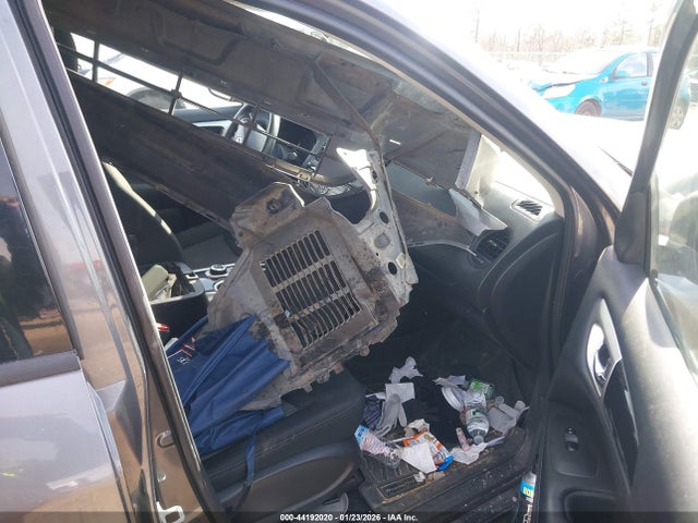 5N1DR2MM0JC651365 Nissan Pathfinder S