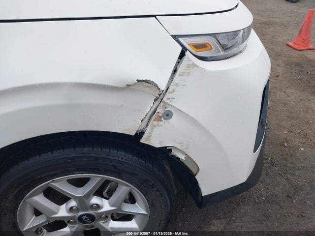 KNDJ23AUXM7762802 KIA SOUL S