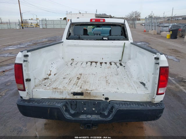 1C6RR7FG1KS678992 RAM 1500 Classic Tradesman 4x4 6&#039;4 Box