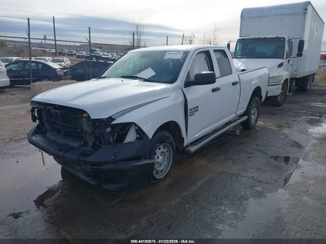 1C6RR7FG1KS678992 RAM 1500 Classic Tradesman 4x4 6&#039;4 Box