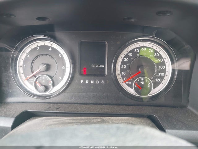 1C6RR7FG1KS678992 RAM 1500 Classic Tradesman 4x4 6&#039;4 Box