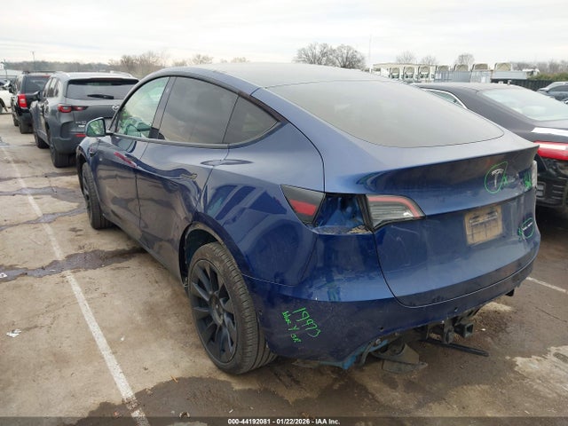 2022 TESLA MODEL Y 7SAYGDEEXNF574398 Photo 2