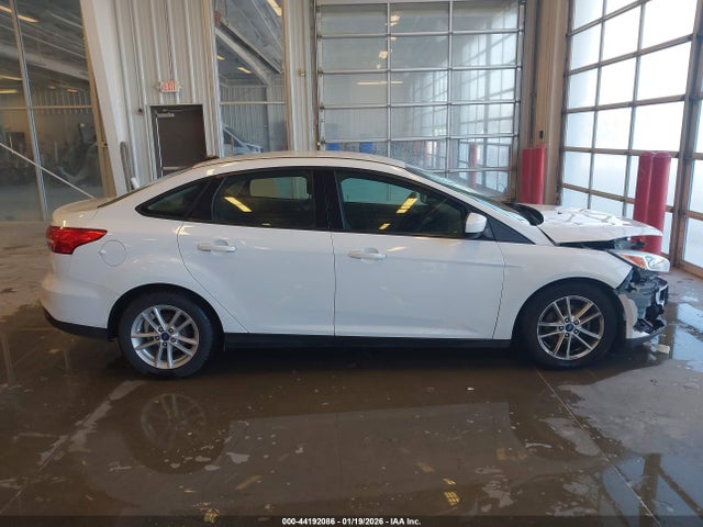 Ford FOCUS SE 2018 1FADP3F23JL212548 Image 14