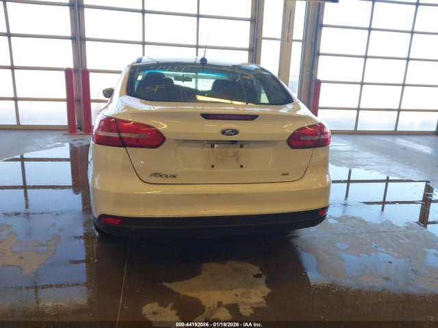 Ford FOCUS SE 2018 1FADP3F23JL212548 Image 17