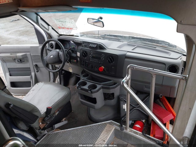 44192097 :رقم المزاد ، 1FDFE4FS9DDA02853 vin ، 2013 Ford E-450 Cutaway مزاد بيع