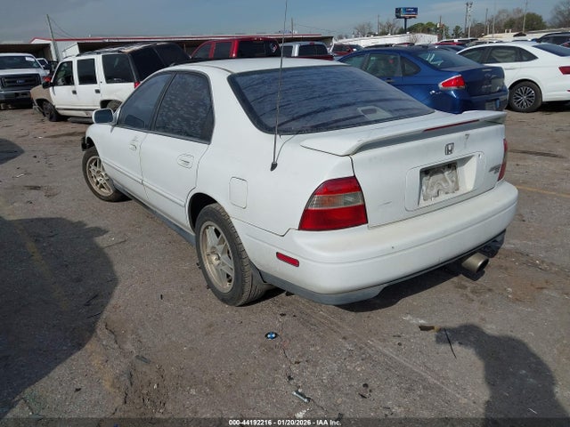 1994 HONDA ACCORD JHMCD5553RC014066 Photo 2