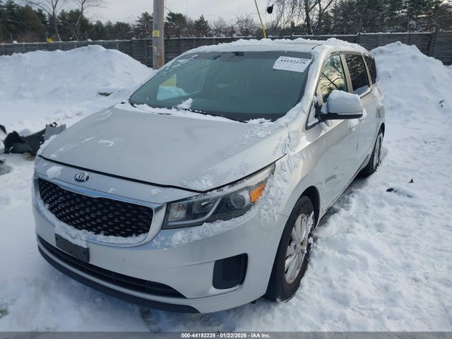KNDMB5C1XG6118139 KIA SEDONA LX