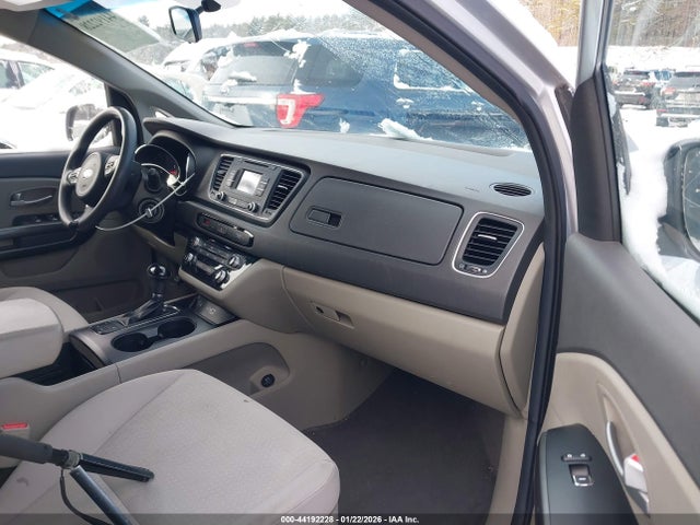 KNDMB5C1XG6118139 KIA SEDONA LX