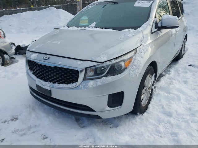 KNDMB5C1XG6118139 KIA SEDONA LX