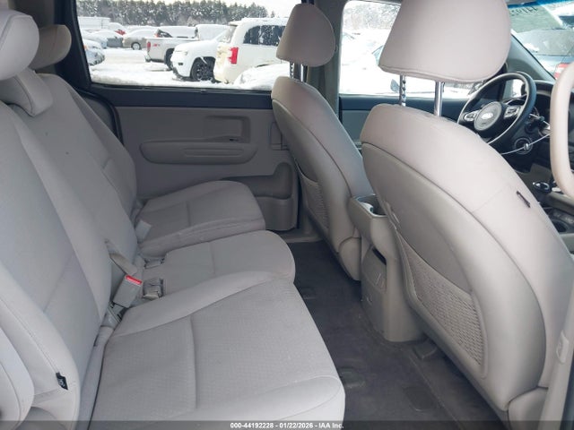 KNDMB5C1XG6118139 KIA SEDONA LX