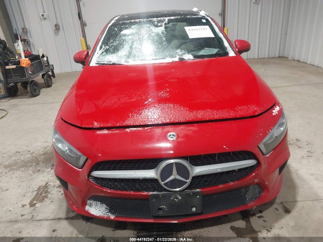 WDD3G4EB8KW022926 Mercedes-Benz A 220
