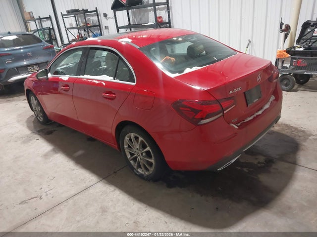 WDD3G4EB8KW022926 Mercedes-Benz A 220