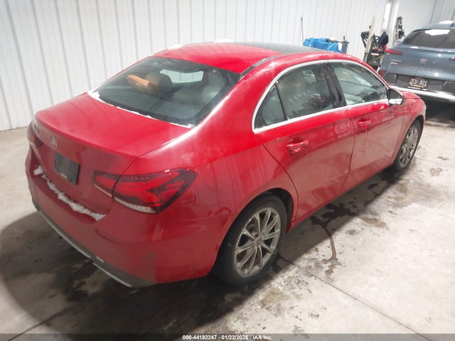 WDD3G4EB8KW022926 Mercedes-Benz A 220