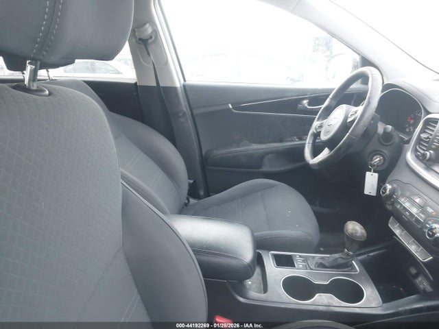 5XYPGDA37JG395610 KIA Sorento 2.4l Lx