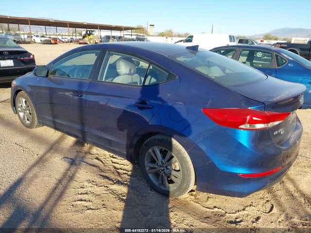 2018 HYUNDAI ELANTRA 5NPD84LF4JH215614 Photo 2