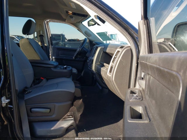 Продажа на аукционе авто 2024 Ram 1500 Classic Tradesman  4x4 5'7 Box, vin: 1C6RR7KT4RS130238, номер лота: 44192280