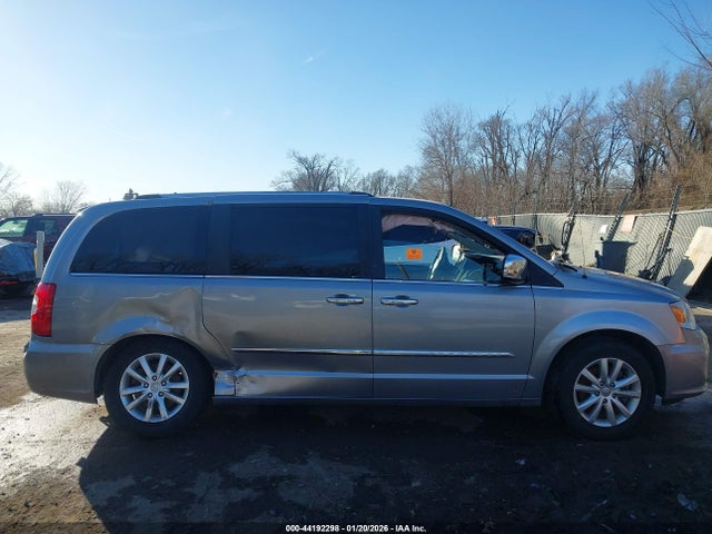 Продаж на аукціоні авто 2015 Chrysler Town & Country Limited Platinum, vin: 2C4RC1GG7FR697351, номер лоту: 44192298