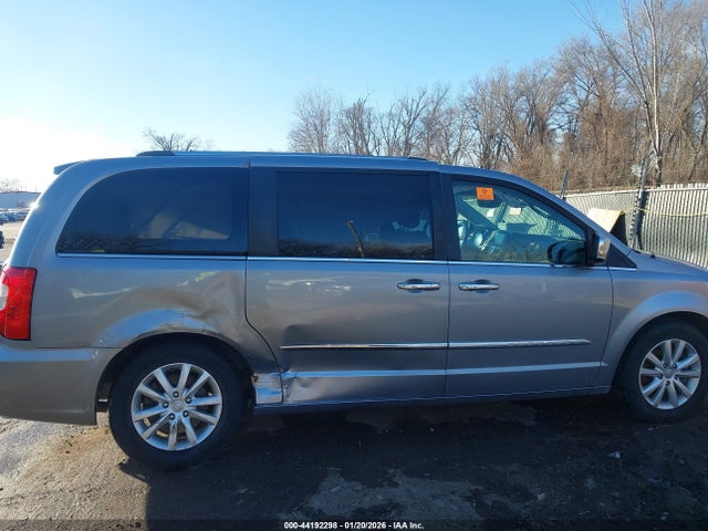 Продаж на аукціоні авто 2015 Chrysler Town & Country Limited Platinum, vin: 2C4RC1GG7FR697351, номер лоту: 44192298