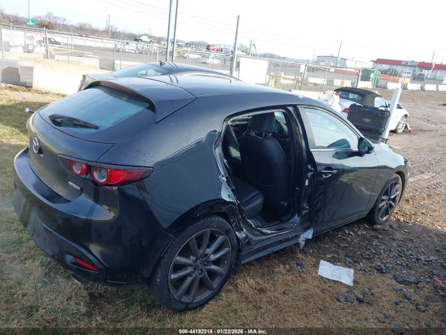 JM1BPAKL7M1337055 Mazda Mazda3 Select