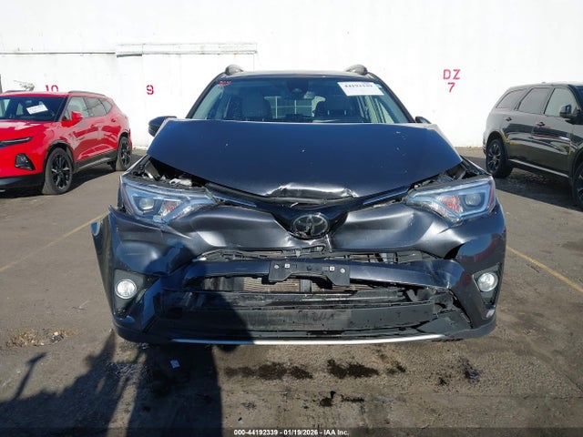 JTMDFREV2JJ239084 Toyota Rav4 Limited