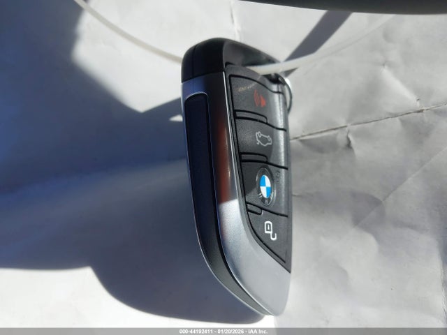2025 Bmw 330i მანქანა იყიდება აუქციონზე, vin: 3MW69CW03S8F73408, აუქციონის ნომერი: 44192411