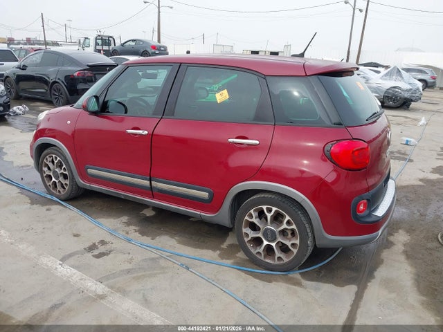 2015 FIAT 500L ZFBCFADH3FZ030392 Photo 2