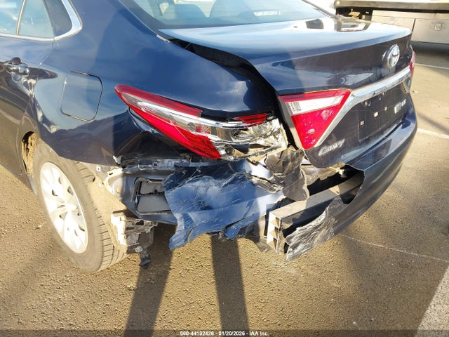4T1BD1FK0GU194295 Toyota Camry Hybrid Le