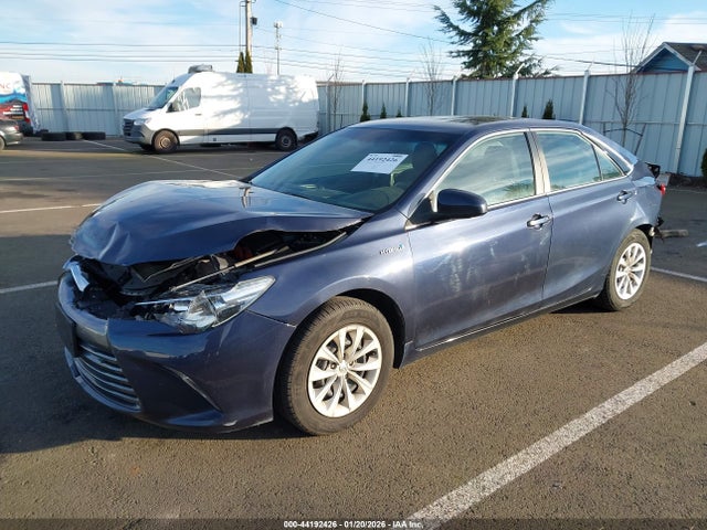 4T1BD1FK0GU194295 Toyota Camry Hybrid Le