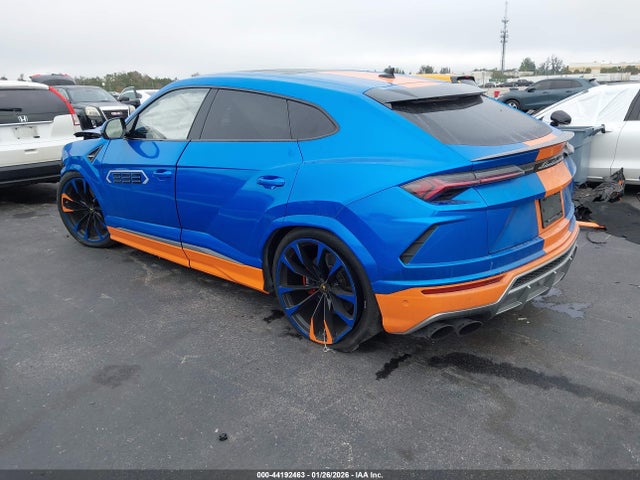2019 LAMBORGHINI URUS ZPBUA1ZL5KLA03245 Photo 2
