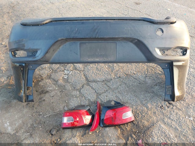 1C4PJLCB8FW694842 Jeep Cherokee Latitude