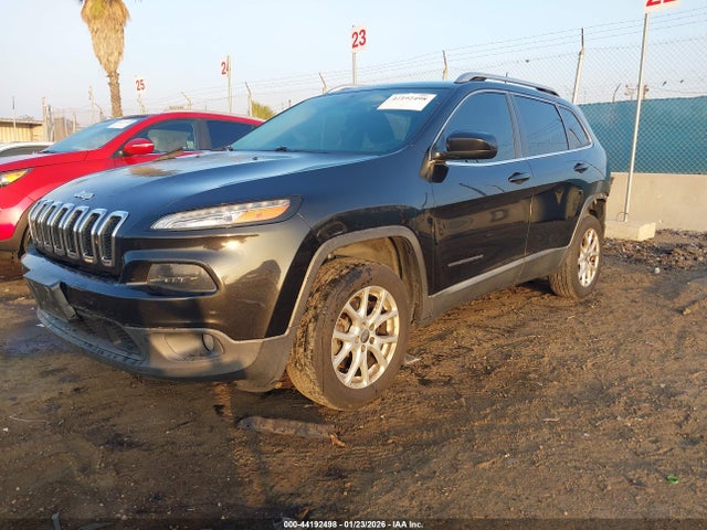 1C4PJLCB8FW694842 Jeep Cherokee Latitude