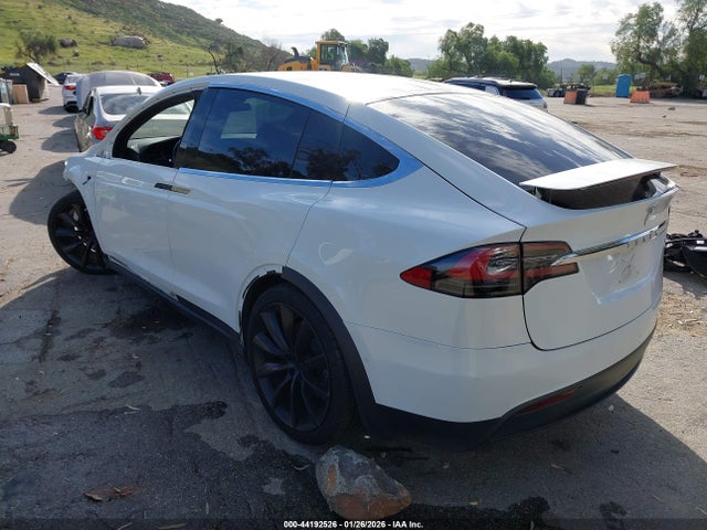2019 TESLA MODEL X 5YJXCBE28KF188766 Photo 2