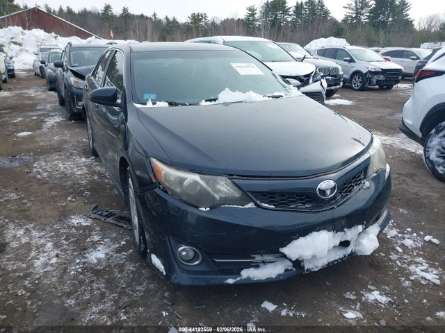 4T1BF1FK1EU404202 Toyota CAMRY SE