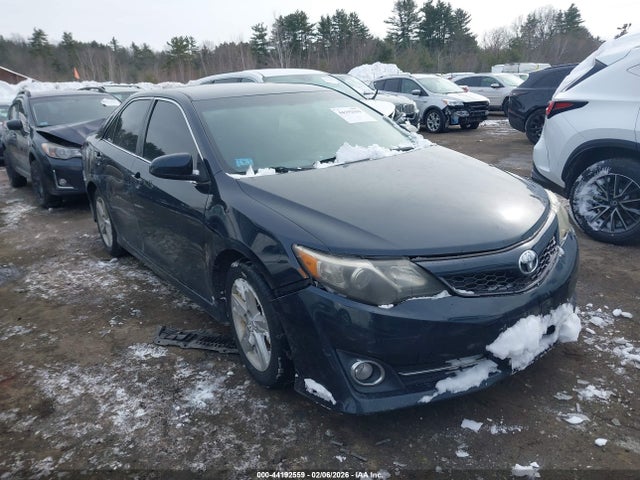 4T1BF1FK1EU404202 Toyota CAMRY SE