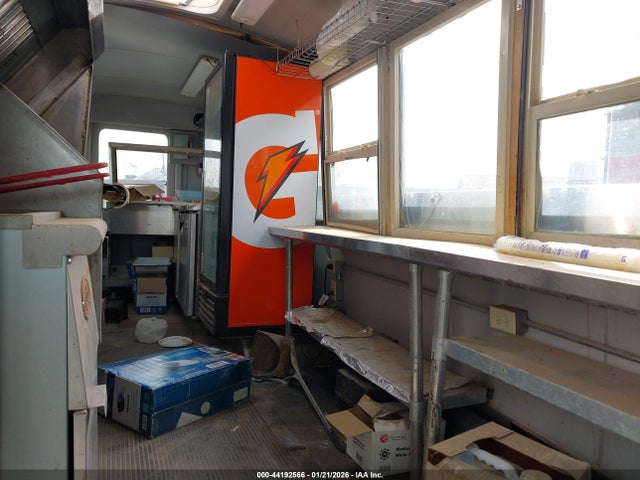 Продажа на аукционе авто 2001 Workhorse Custom Chassis Motorhome Chassis P3500, vin: 5B4KP57G013335544, номер лота: 44192566