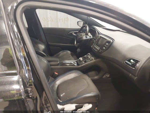 Chrysler 200 S 2015 1C3CCCDG3FN512090 Image 5
