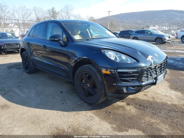 2016 PORSCHE MACAN WP1AB2A50GLB55224