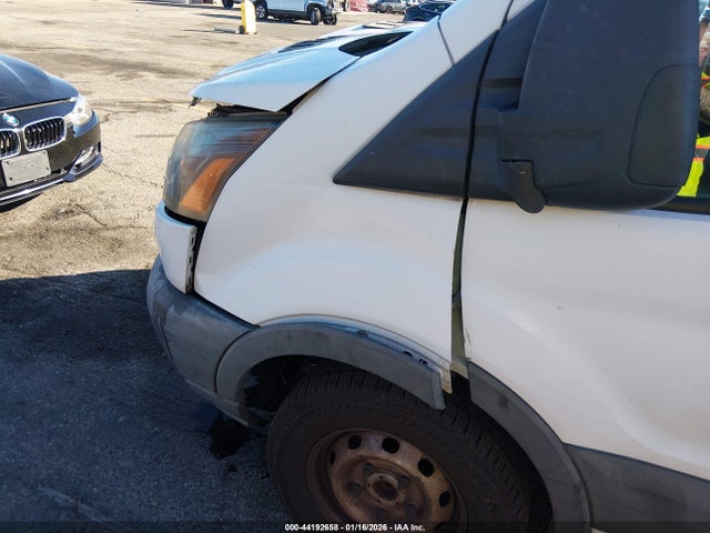 1FTYE9ZM4HKA83995 Ford Transit-150