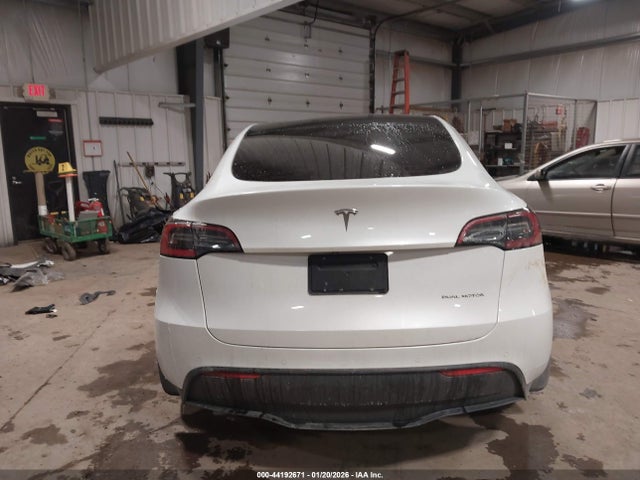 Продаж на аукціоні авто 2021 Tesla Model Y Long Range Dual Motor All-wheel Drive, vin: 5YJYGAEEXMF186940, номер лоту: 44192671