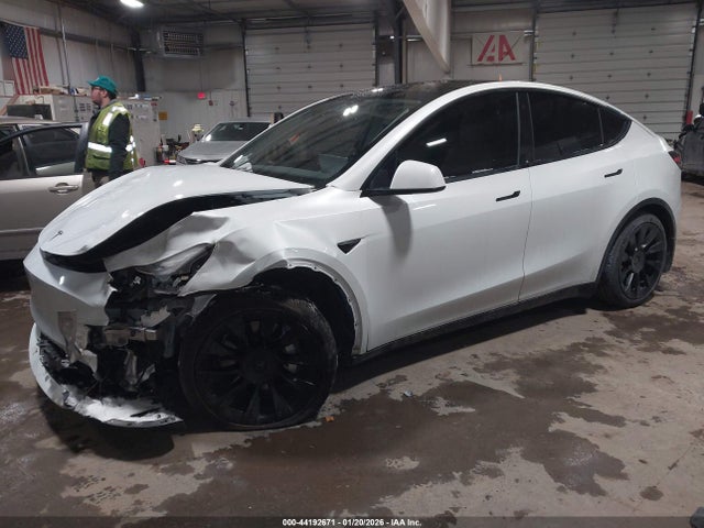Продаж на аукціоні авто 2021 Tesla Model Y Long Range Dual Motor All-wheel Drive, vin: 5YJYGAEEXMF186940, номер лоту: 44192671