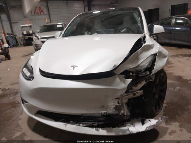 Продаж на аукціоні авто 2021 Tesla Model Y Long Range Dual Motor All-wheel Drive, vin: 5YJYGAEEXMF186940, номер лоту: 44192671