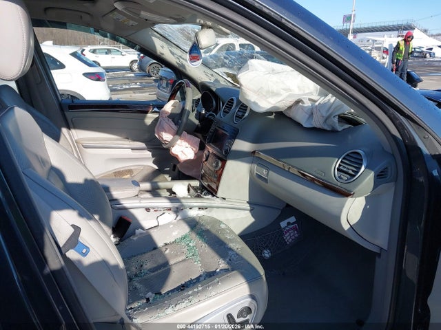 2010 MERCEDES-BENZ GL 550 4JGBF8GE7AA597775 Photo 4