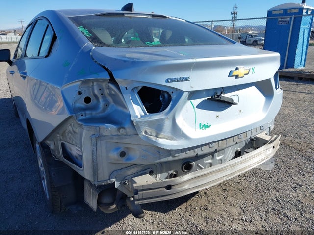 1G1BC5SM5H7223546 Chevrolet Cruze Ls Auto