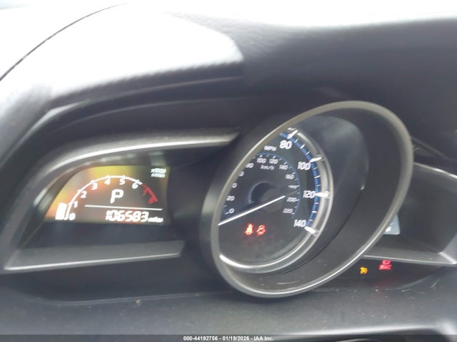 3MYDLBYV8KY504455 Toyota YARIS LE