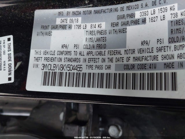 3MYDLBYV8KY504455 Toyota YARIS LE