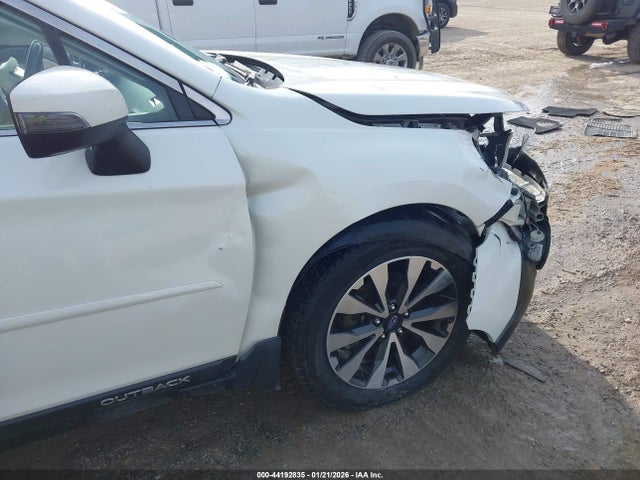 Продаж на аукціоні авто 2017 Subaru Outback 3.6r Limited, vin: 4S4BSENC3H3310829, номер лоту: 44192835