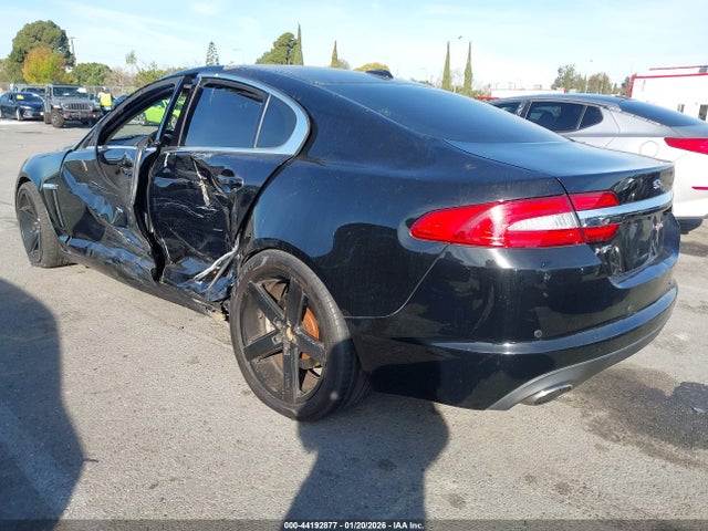 2012 JAGUAR XF SAJWA0HB6CLS27114 Photo 2