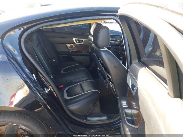 2012 JAGUAR XF SAJWA0HB6CLS27114 Photo 7
